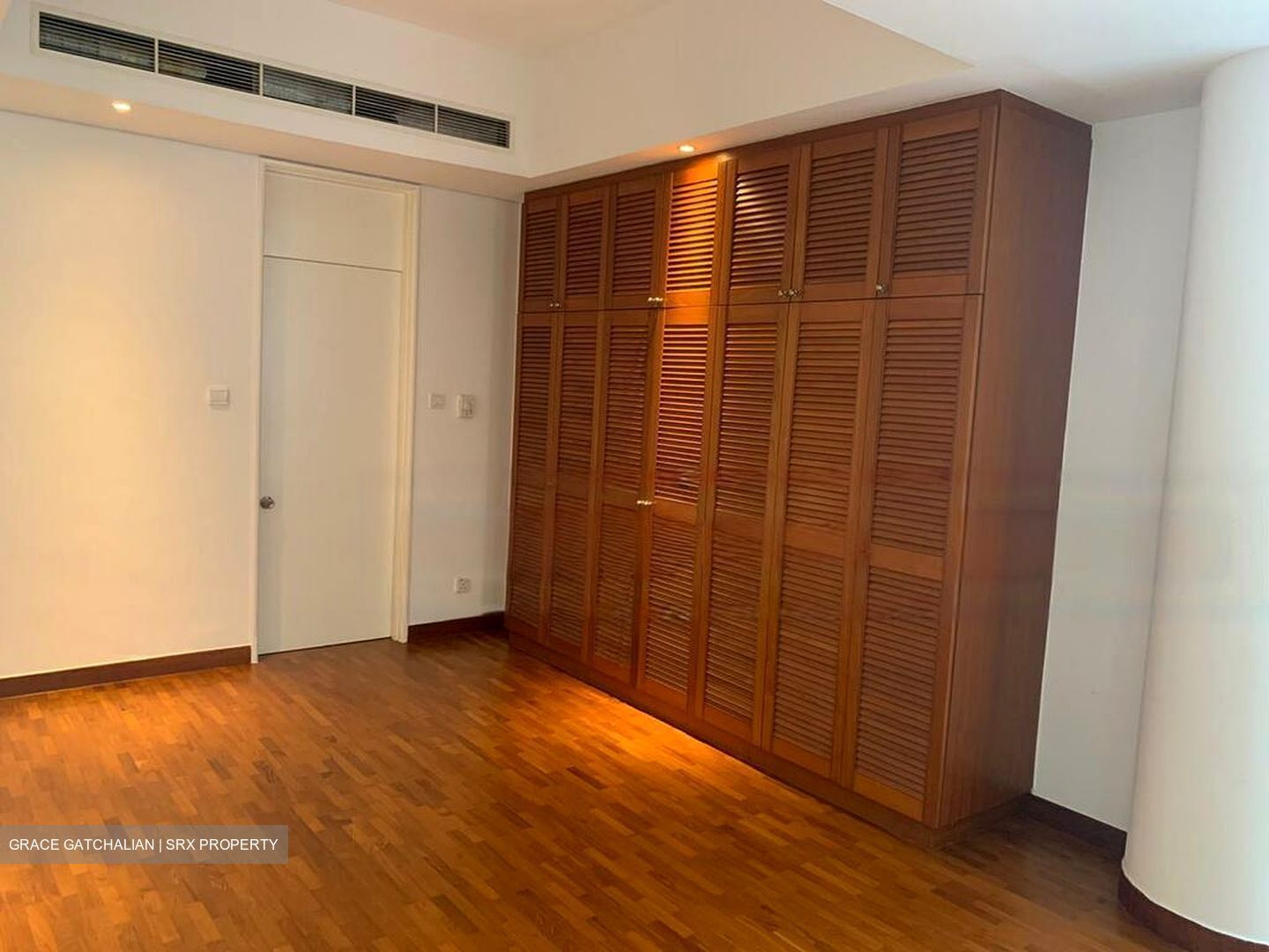 The Colonnade (D10), Condominium #466516101